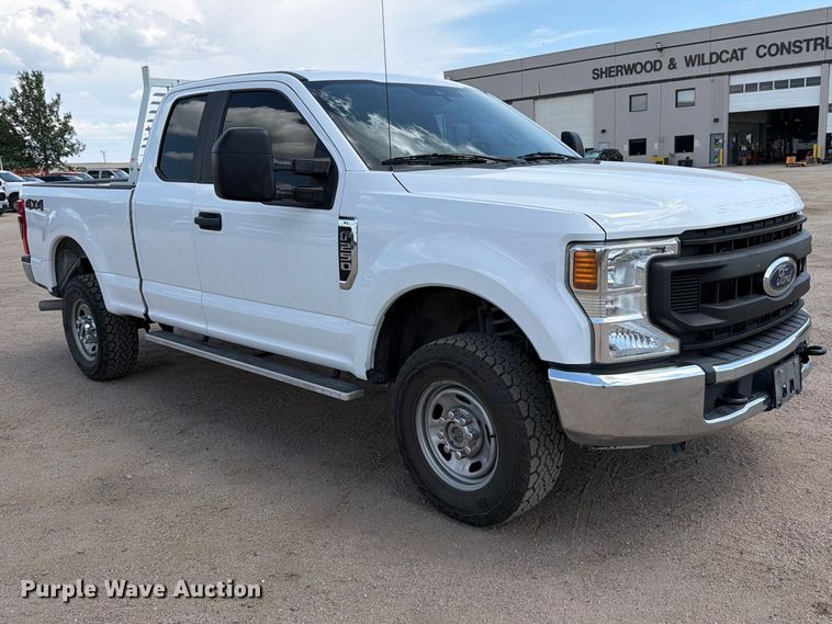 image for item MZ9722 2021 Ford F250 Super Duty XL Ext. Cab pickup truck