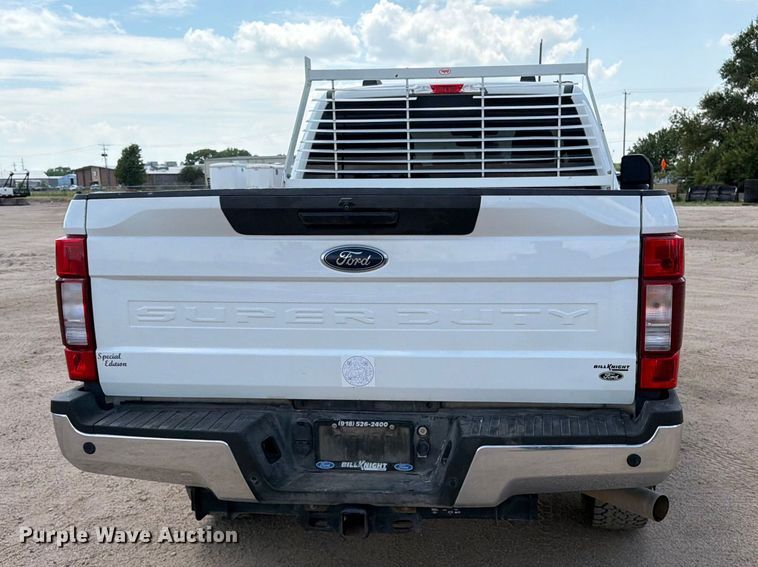 image for item MZ9722 2021 Ford F250 Super Duty XL Ext. Cab pickup truck