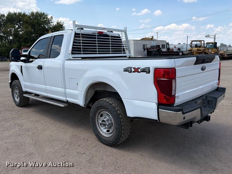 image for item MZ9722 2021 Ford F250 Super Duty XL Ext. Cab pickup truck