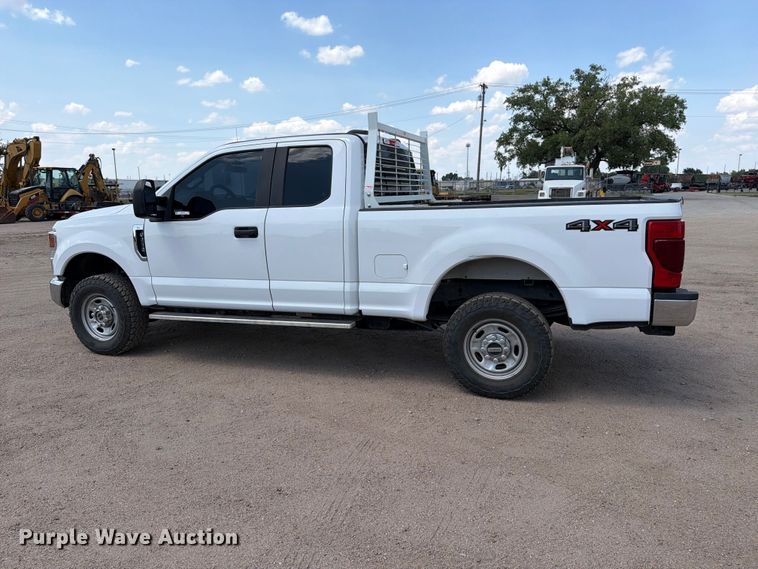 image for item MZ9722 2021 Ford F250 Super Duty XL Ext. Cab pickup truck