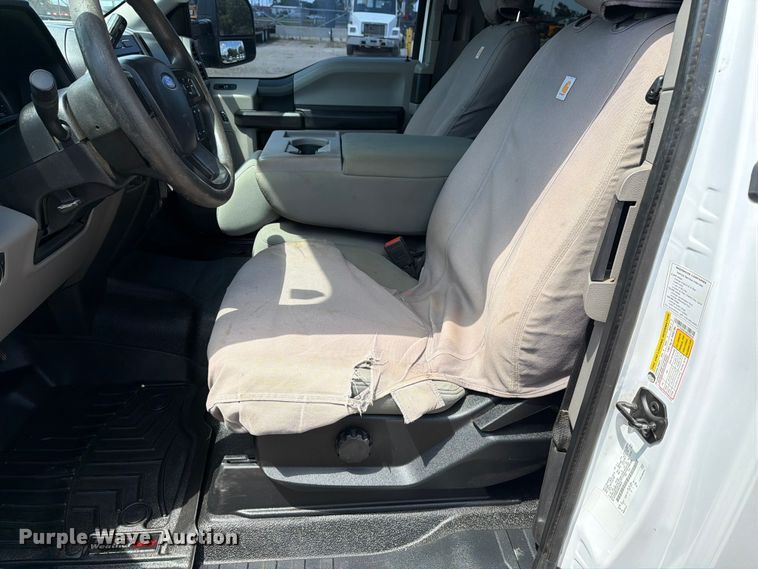 image for item MZ9722 2021 Ford F250 Super Duty XL Ext. Cab pickup truck
