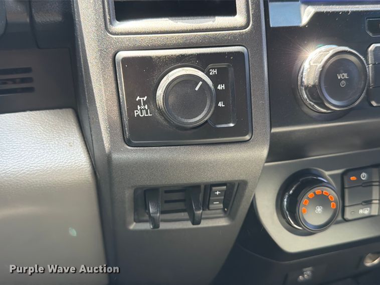 image for item MZ9722 2021 Ford F250 Super Duty XL Ext. Cab pickup truck