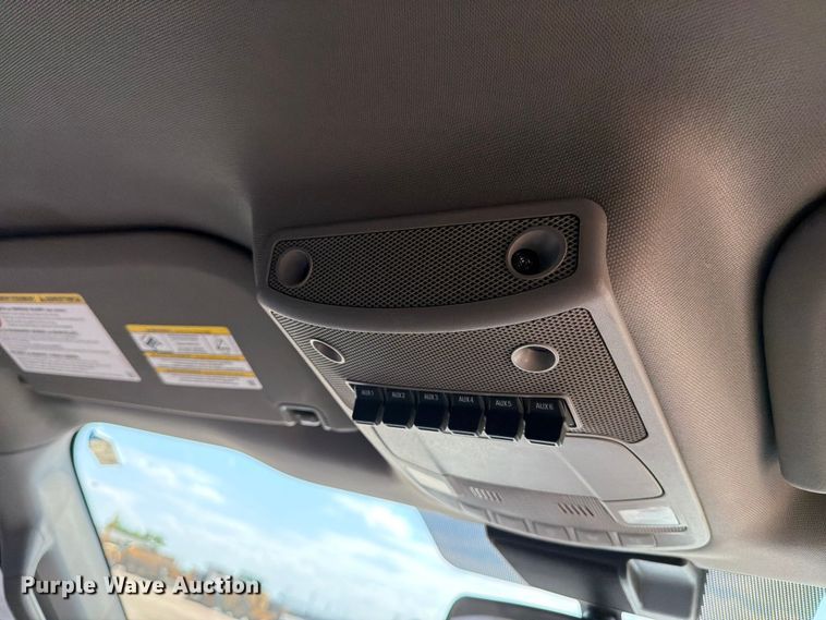 image for item MZ9722 2021 Ford F250 Super Duty XL Ext. Cab pickup truck
