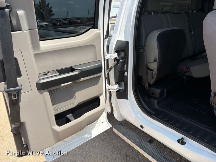 image for item MZ9722 2021 Ford F250 Super Duty XL Ext. Cab pickup truck