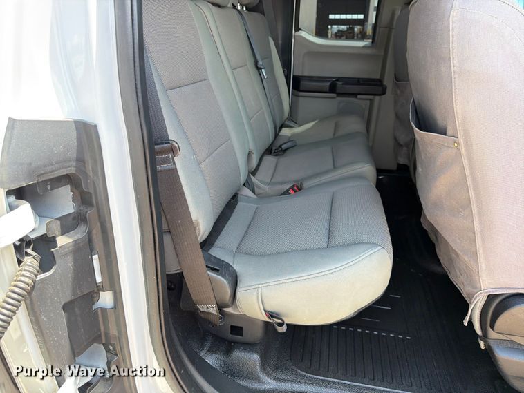 image for item MZ9722 2021 Ford F250 Super Duty XL Ext. Cab pickup truck