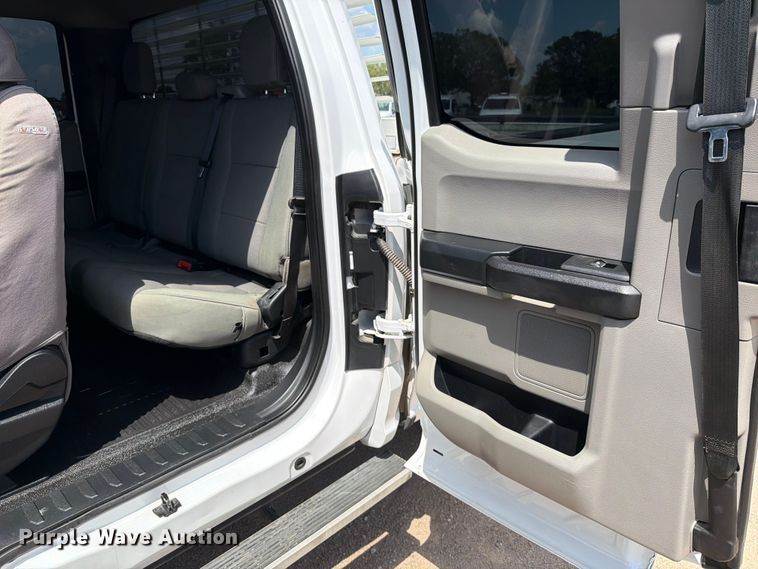 image for item MZ9722 2021 Ford F250 Super Duty XL Ext. Cab pickup truck