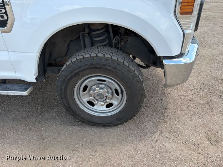 image for item MZ9722 2021 Ford F250 Super Duty XL Ext. Cab pickup truck
