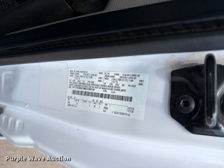 image for item MZ9722 2021 Ford F250 Super Duty XL Ext. Cab pickup truck