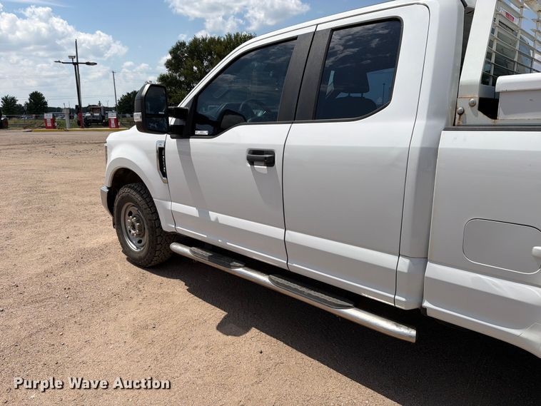 image for item MZ9724 2019 Ford F250 Super Duty Ext. Cab pickup truck