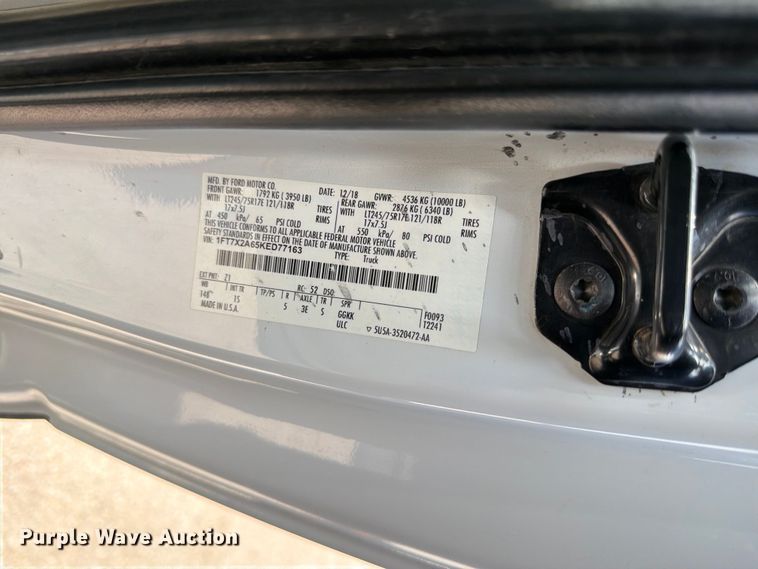 image for item MZ9724 2019 Ford F250 Super Duty Ext. Cab pickup truck