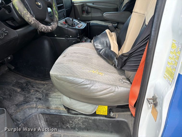 image for item MZ9748 2014 Chevrolet 3500 Express ambulance