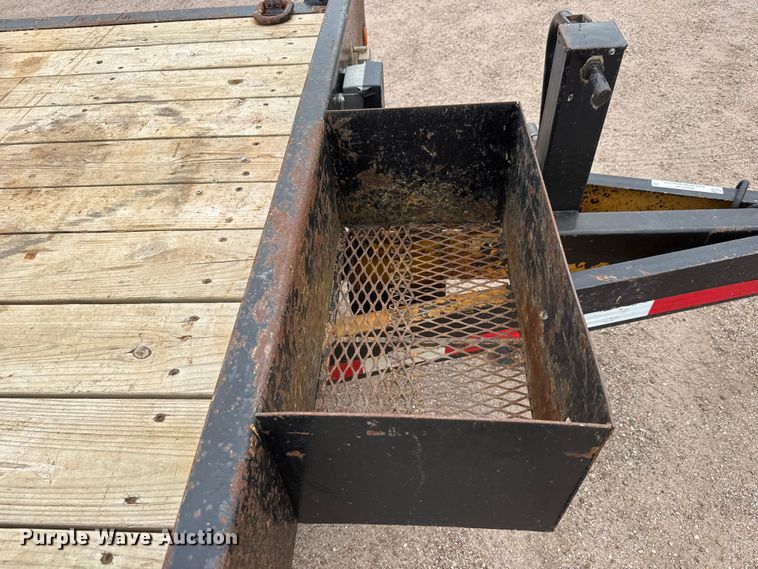 image for item NJ9130 2000 Redi Haul equipment trailer