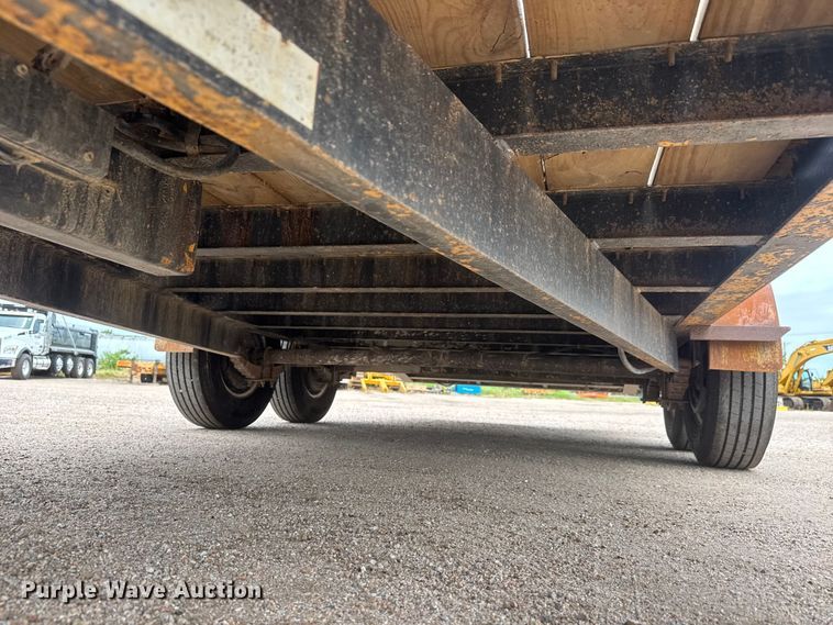 image for item NJ9130 2000 Redi Haul equipment trailer