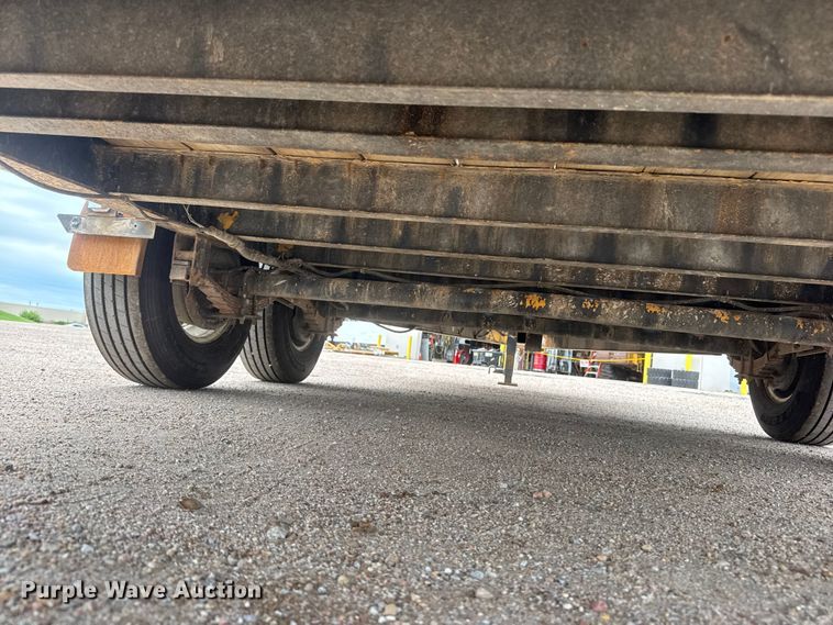 image for item NJ9130 2000 Redi Haul equipment trailer
