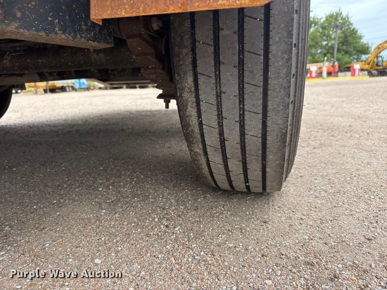 image for item NJ9130 2000 Redi Haul equipment trailer