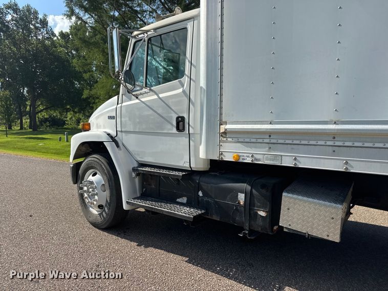 image for item NJ9230 2003 Freightliner FL70 box truck