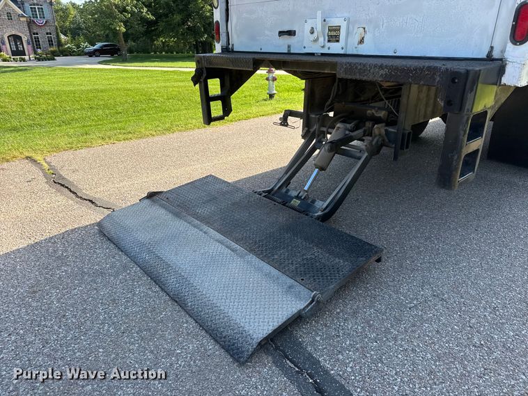 image for item NJ9230 2003 Freightliner FL70 box truck