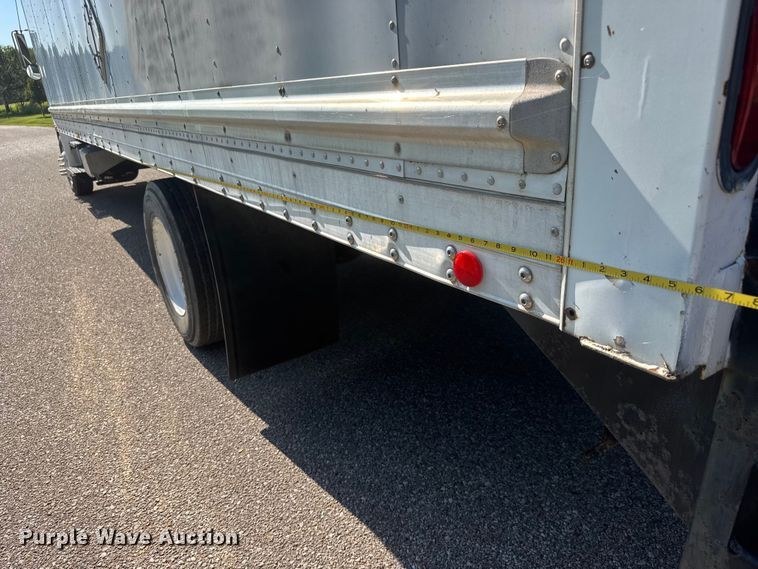 image for item NJ9230 2003 Freightliner FL70 box truck