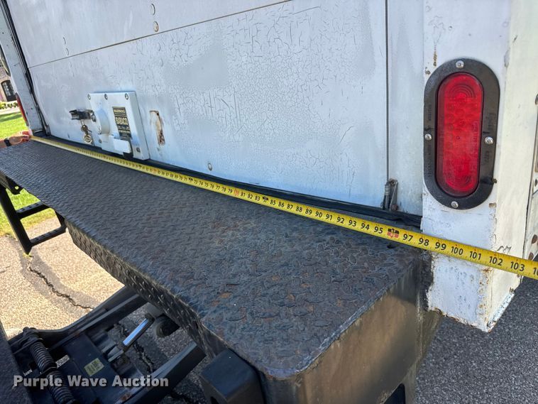 image for item NJ9230 2003 Freightliner FL70 box truck