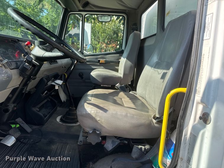 image for item NJ9230 2003 Freightliner FL70 box truck