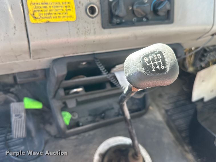 image for item NJ9230 2003 Freightliner FL70 box truck