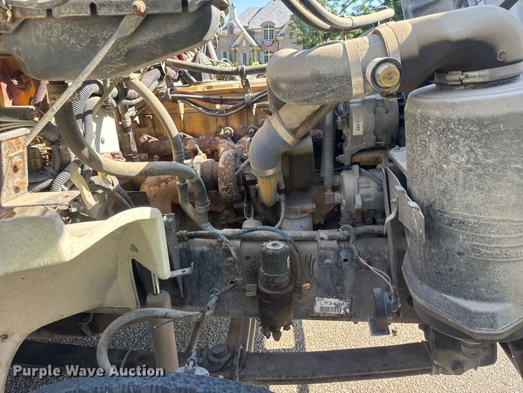 image for item NJ9230 2003 Freightliner FL70 box truck
