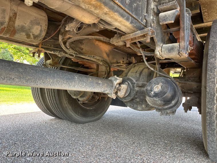 image for item NJ9230 2003 Freightliner FL70 box truck