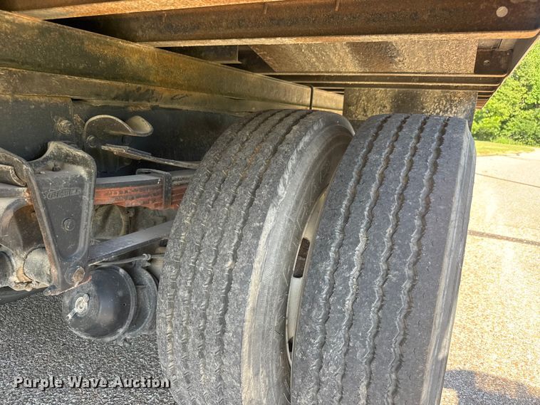 image for item NJ9230 2003 Freightliner FL70 box truck