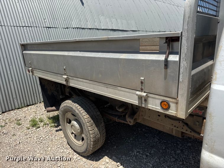 image for item NJ9250 2005 Ford F350 Super Duty XL dump flatbed pickup truck