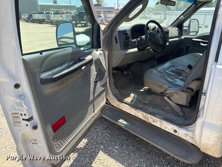 image for item NJ9250 2005 Ford F350 Super Duty XL dump flatbed pickup truck