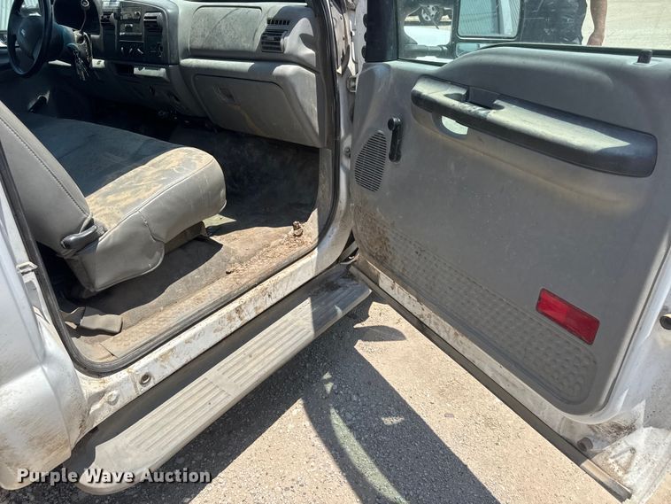 image for item NJ9250 2005 Ford F350 Super Duty XL dump flatbed pickup truck