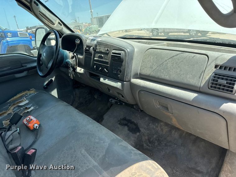 image for item NJ9250 2005 Ford F350 Super Duty XL dump flatbed pickup truck