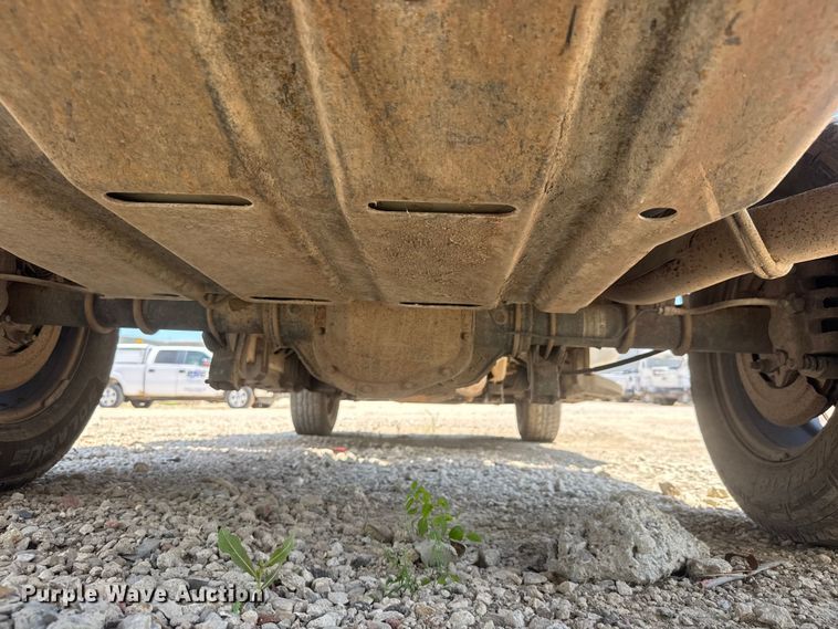 image for item NJ9250 2005 Ford F350 Super Duty XL dump flatbed pickup truck