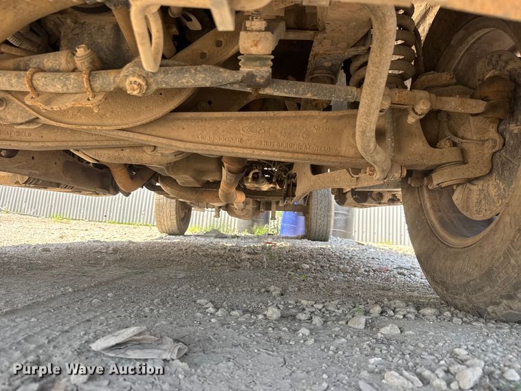 image for item NJ9250 2005 Ford F350 Super Duty XL dump flatbed pickup truck