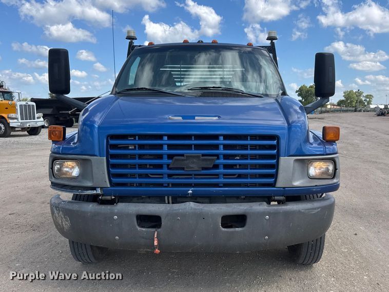 image for item NJ9251 2003 Chevrolet C4500 flatbed truck