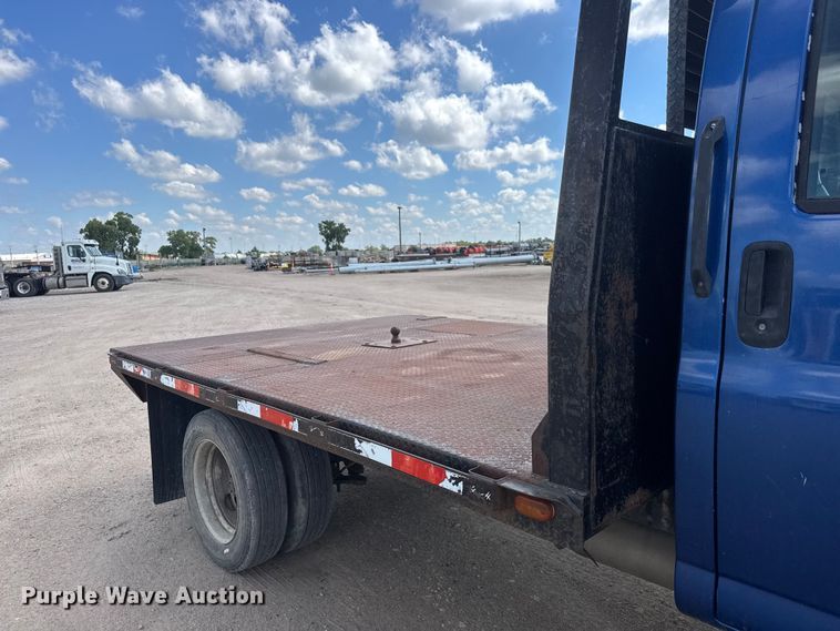 image for item NJ9251 2003 Chevrolet C4500 flatbed truck