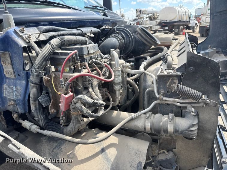 image for item NJ9251 2003 Chevrolet C4500 flatbed truck