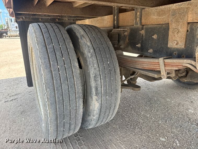 image for item NJ9251 2003 Chevrolet C4500 flatbed truck