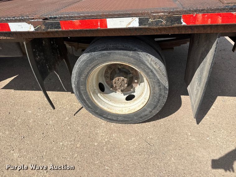 image for item NJ9251 2003 Chevrolet C4500 flatbed truck