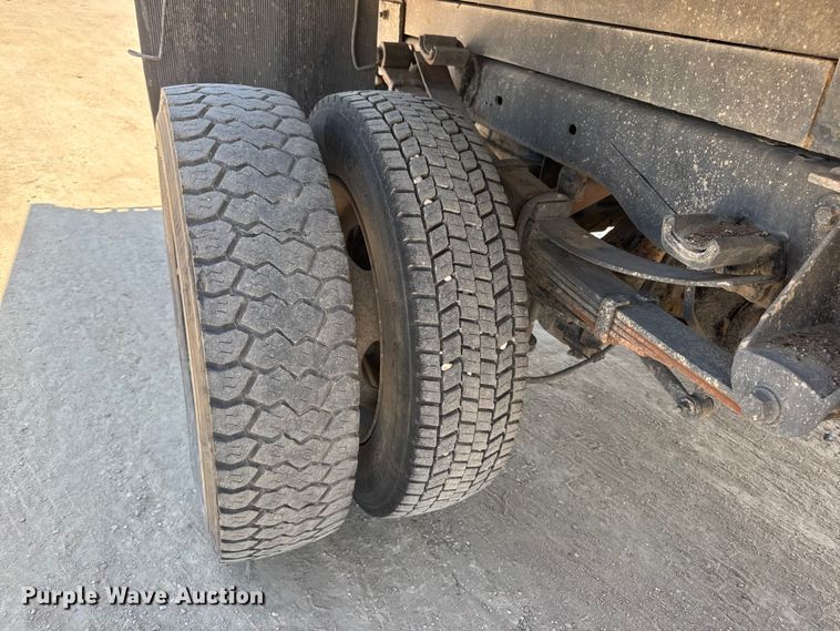 image for item NJ9252 2009 Ford F450 Super Duty XL dump flatbed truck