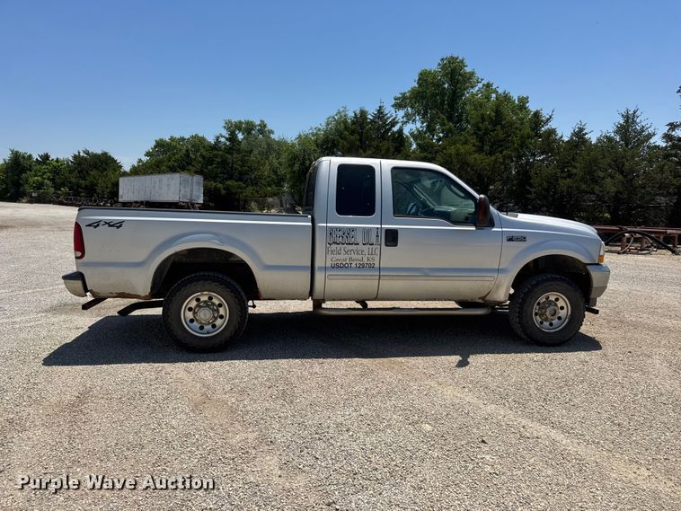 image for item NJ9267 2004 Ford F250 Super Duty Ext. Cab pickup truck