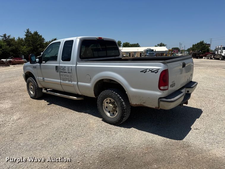 image for item NJ9267 2004 Ford F250 Super Duty Ext. Cab pickup truck