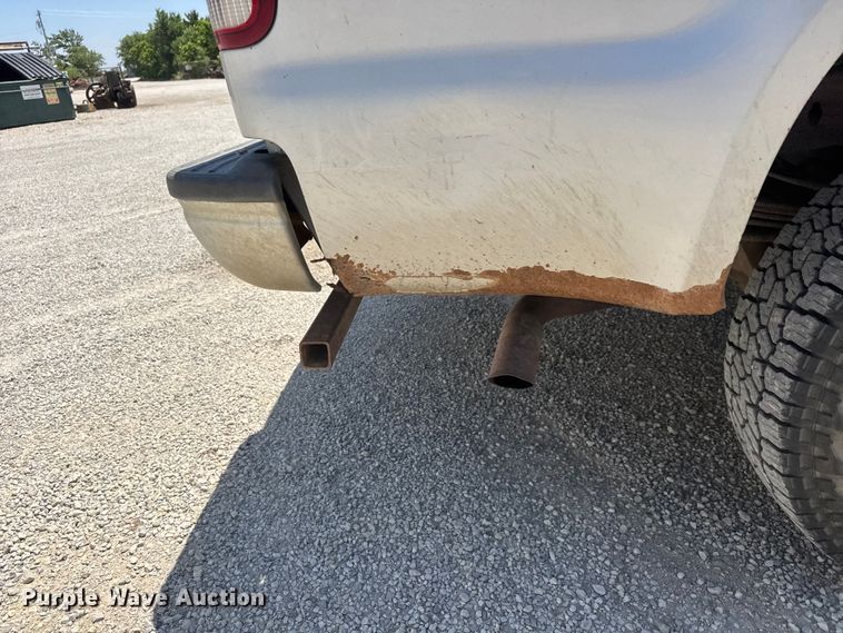 image for item NJ9267 2004 Ford F250 Super Duty Ext. Cab pickup truck