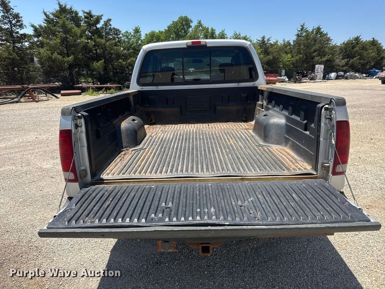 image for item NJ9267 2004 Ford F250 Super Duty Ext. Cab pickup truck