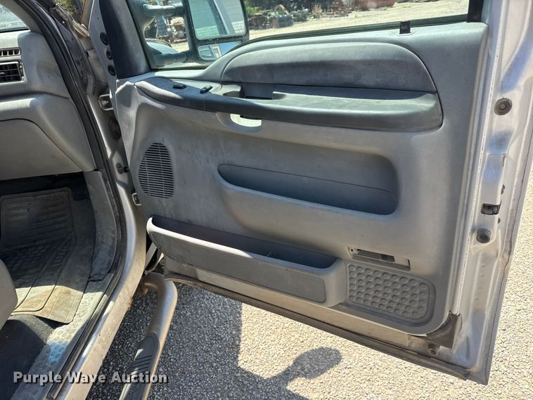 image for item NJ9267 2004 Ford F250 Super Duty Ext. Cab pickup truck