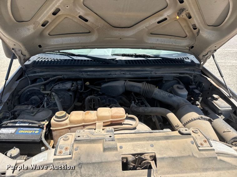 image for item NJ9267 2004 Ford F250 Super Duty Ext. Cab pickup truck