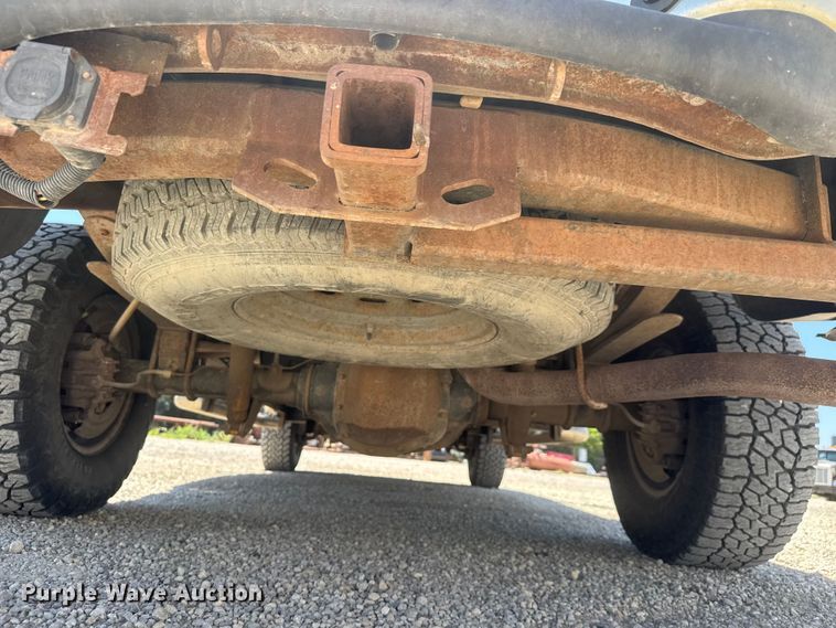 image for item NJ9267 2004 Ford F250 Super Duty Ext. Cab pickup truck