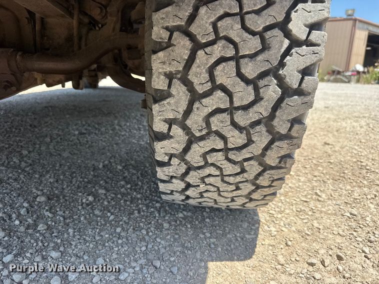 image for item NJ9267 2004 Ford F250 Super Duty Ext. Cab pickup truck