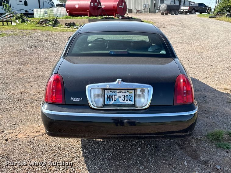 image for item NK9244 2002 Lincoln Town Car 