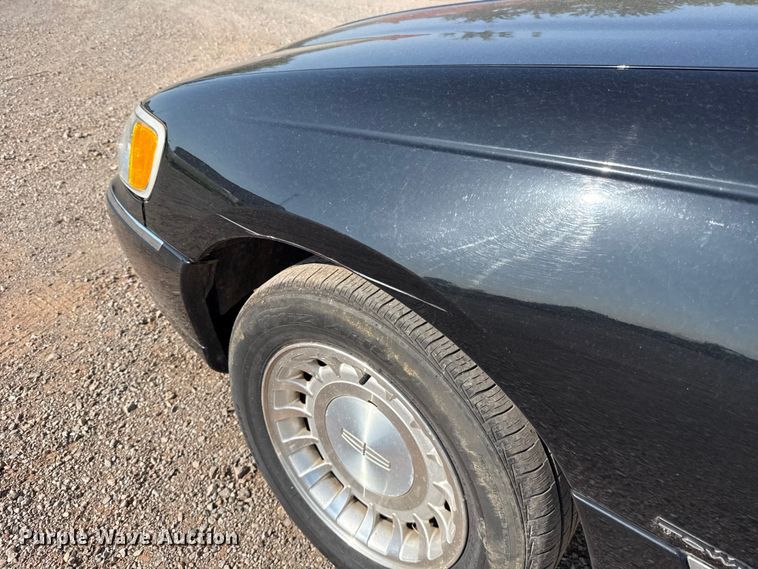 image for item NK9244 2002 Lincoln Town Car 